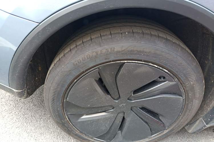 Used Tesla Model Y 2025 Rear-Wheel-Drive Version