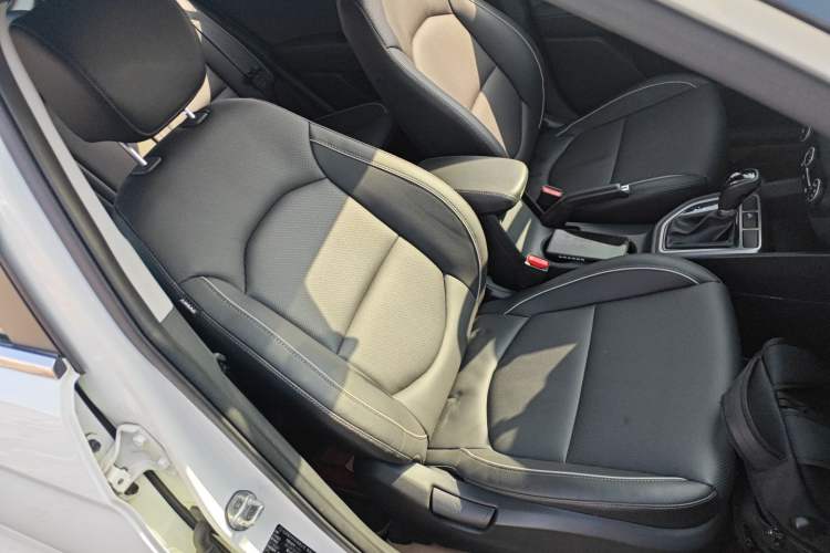 Used Hyundai ix25 2015 1.6L Automatic Two-Wheel Drive Smart GLS Trim