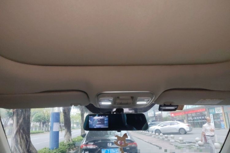 Used Geely Auto Emgrand X7 Sport 2018 1.8TD Automatic Two-Wheel Drive Smart Connect 4G Internet Edition Headliner