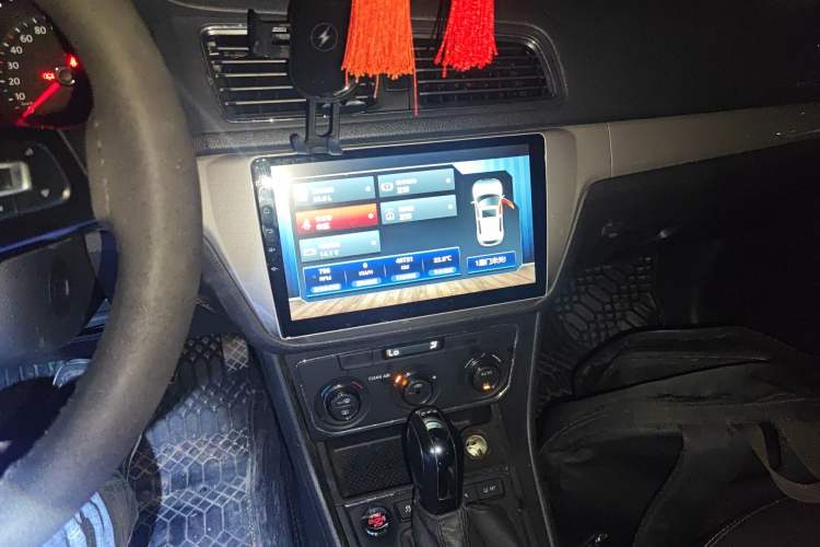 Used Volkswagen Gran Lavida 2017 230TSI DSG Comfort Edition Audio And AC Panel