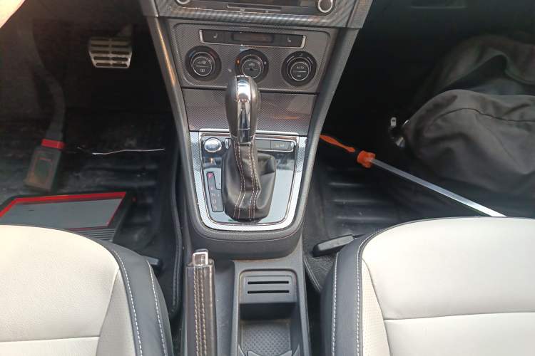 Used Volkswagen Cross Lavida 2014 1.4TSI DSG