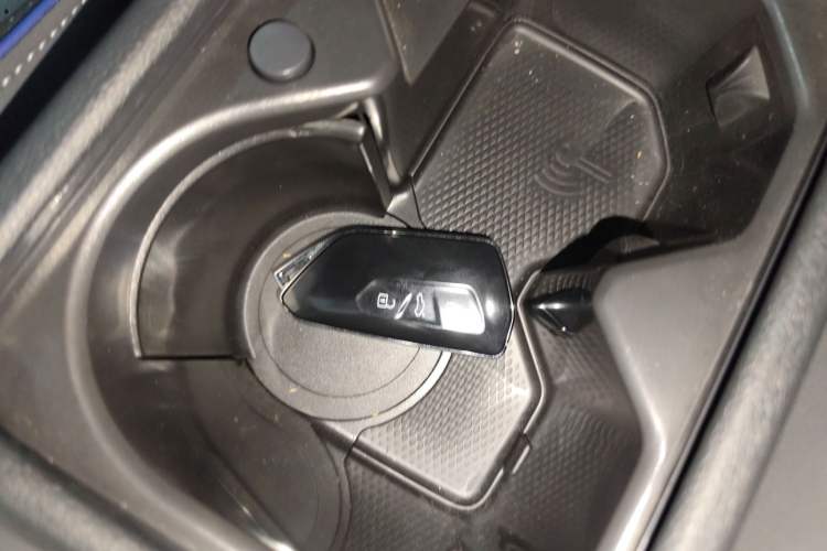 Used Volkswagen Golf 2025 Facelift 300TSI R-Line Vehicle Key