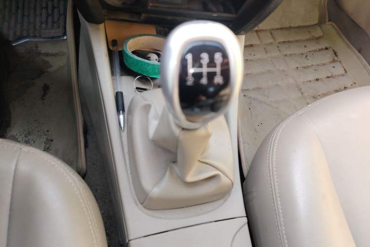 Used Soueast V3 Lingyue 2014 1.5L Manual Entry-Level Version Gear Lever