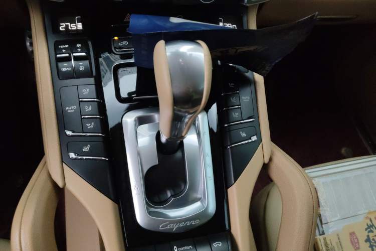 Used Porsche Cayenne 2014 Cayenne Platinum Edition 3.0T Gear Lever