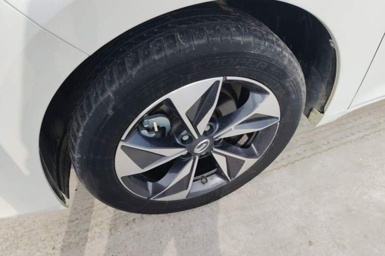 Used GAC Trumpchi M6 2021 PRO 270T Automatic Luxury Edition Left Front Wheel Hub