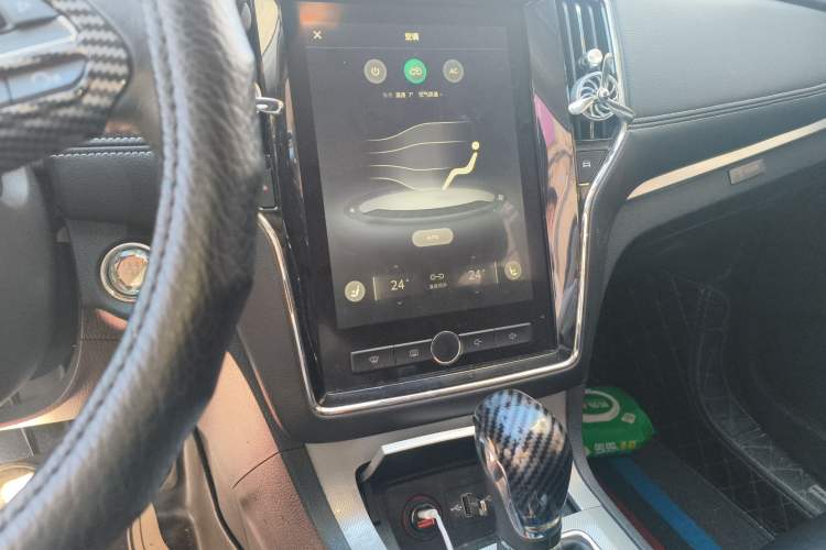 Used Roewe RX5 2016 20T Two-Wheel Drive Automatic Internet Smart Edition
