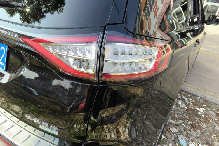 Used Ford Edge 2018 EcoBoost 245 Two-Wheel-Drive Titanium 7-Seater China V Standard
