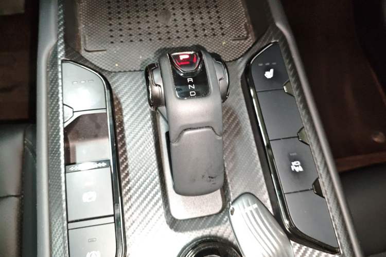 Used Haval Raptor New Energy 2024 Hi4 102 Pro Gear Lever