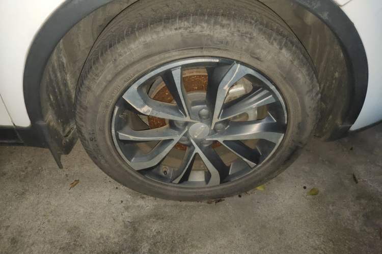 Used Geely Auto Emgrand GS 2019 1.4T CVT Edition Right Front Wheel Hub