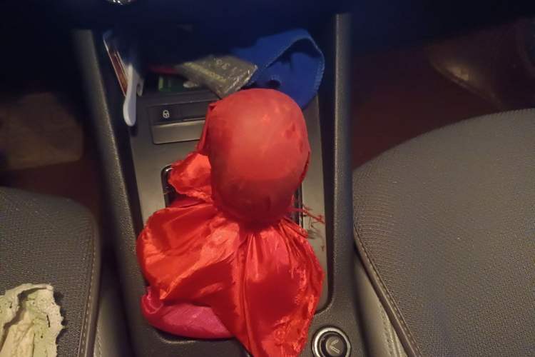 Used Skoda Octavia 2015 1.6L Manual Eado Edition Gear Lever