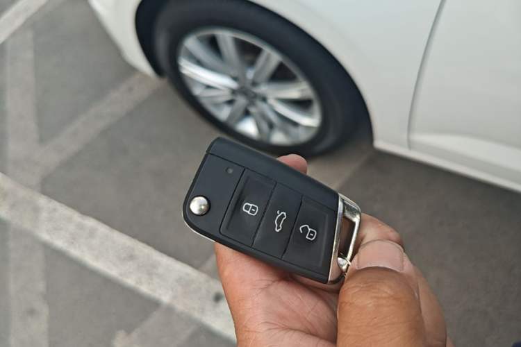 Used Volkswagen Touran 2021 Volkswagen Touran L 280TSI DSG Style Edition 7 Seats
