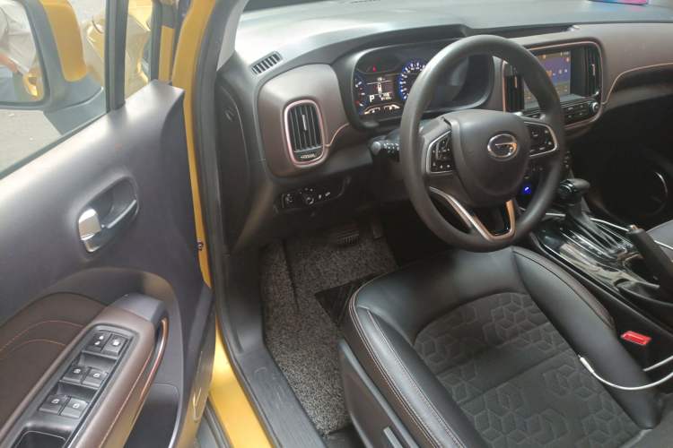 Used GAC Trumpchi GS3 2017 200T Automatic Elite Edition Driver Seat