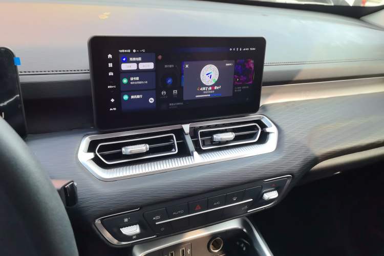 Used Great Wall King Kong Poer 2024 2.0T Automatic 8AT Diesel Two-Wheel-Drive Navigation Edition Flatbed
