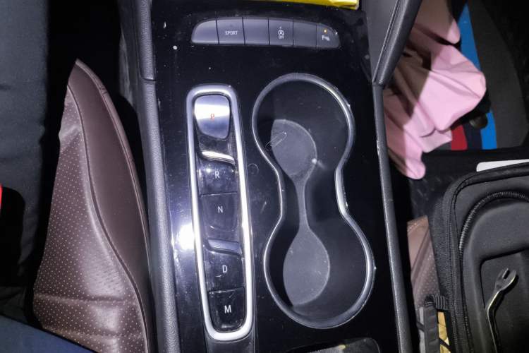 Used Buick Regal 2022 552T Smart Edition Gear Lever