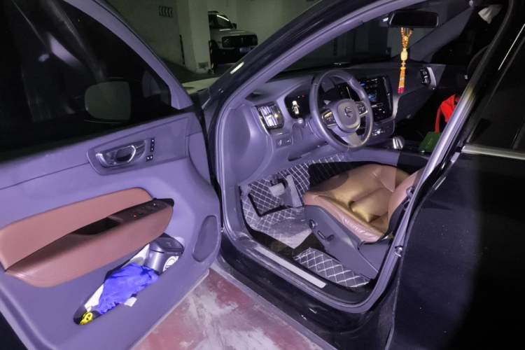 Used Volvo XC60 2022 B5 4x4 Zhiyi Luxury Edition