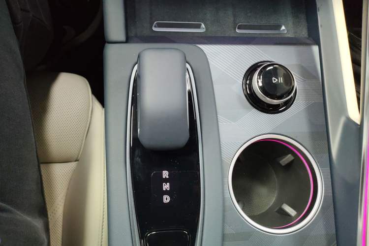 Used Zeekr 001 2026 95° All-Wheel-Drive Max Edition Gear Lever