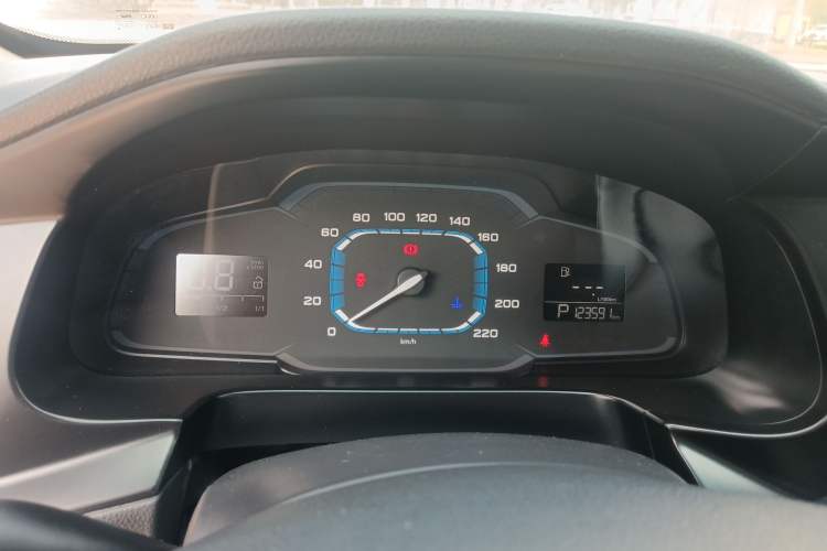 Used Roewe 360 2015 1.5L Automatic Luxury Edition
