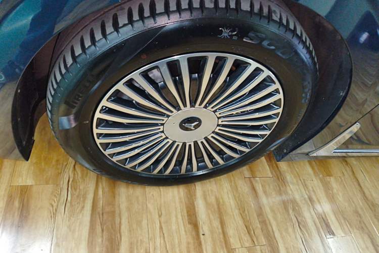 Used VOYAH Dream 2025 PHEV Four-Wheel-Drive Flagship Kunpeng Edition Left Front Wheel Hub