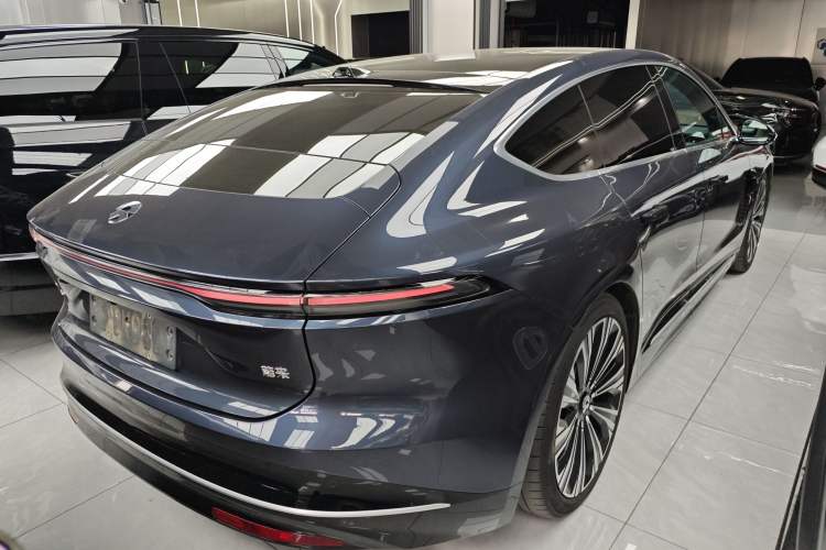 Used Nio ET9 2025 100kWh Signature Edition Rear Right 45 Deg