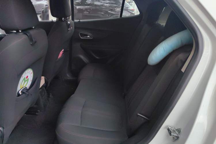 Used Buick Encore 2015 1.4T Automatic Two-Wheel Drive Urban Elite Version
