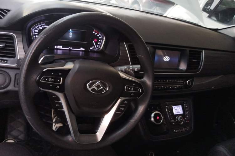 Used SAIC MAXUS G10 2022 2.0T Automatic Elite Edition Gasoline 7-Seater