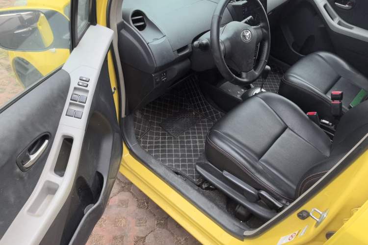 Used Toyota Yaris 2011 1.6E Automatic Charm Edition Driver Seat