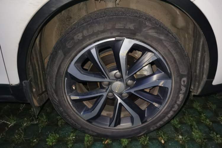 Used Geely Auto Emgrand GS 2019 1.4T CVT Edition Right Front Wheel Hub