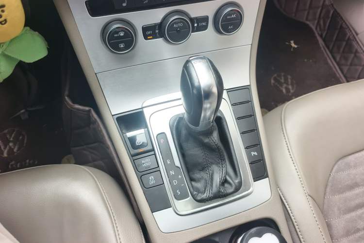 Used Volkswagen Magotan 2013 1.8TSI Luxury Model