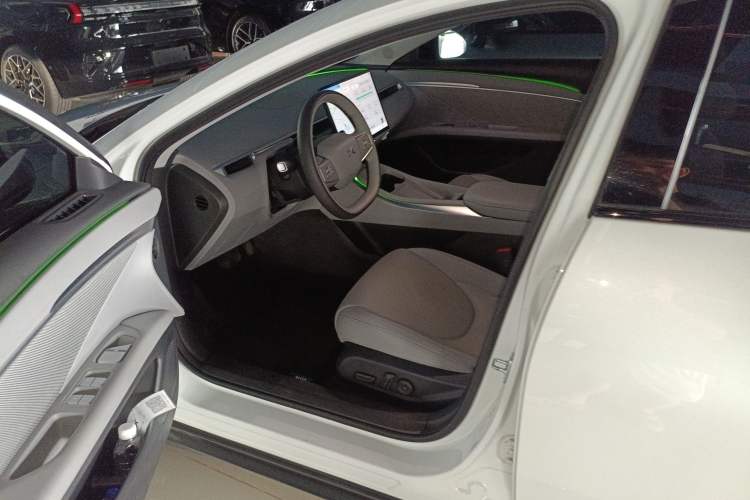 Used XPeng MONA M03 2025 600 with Ultra-Long Range Max Driver Seat