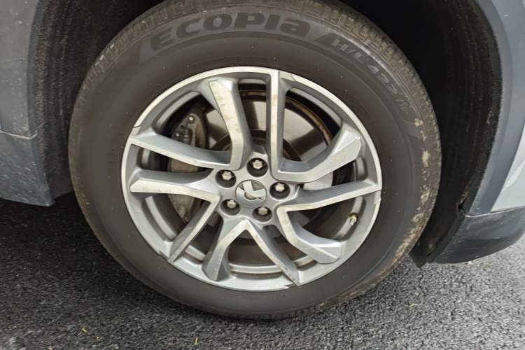 Used Nio ES6 2020 430KM Performance Version Right Front Wheel Hub