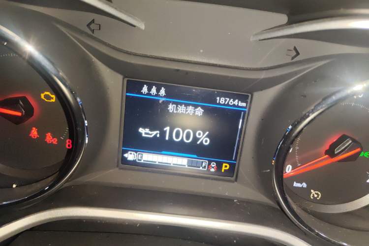 Used Chevrolet Trax 2019 Redline 335T CVT Top-Tier Model China VI Standard Odometer Close Up