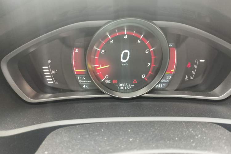 Used Volvo V40 2015 1.6T Zhiyi Edition
