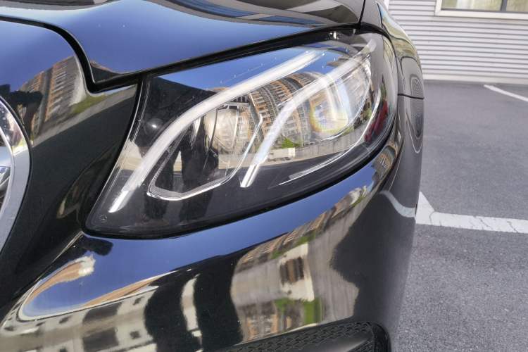 Used Mercedes-Benz E-Class 2019 E 300 L Sporty and Stylish Model Left Front Headlight