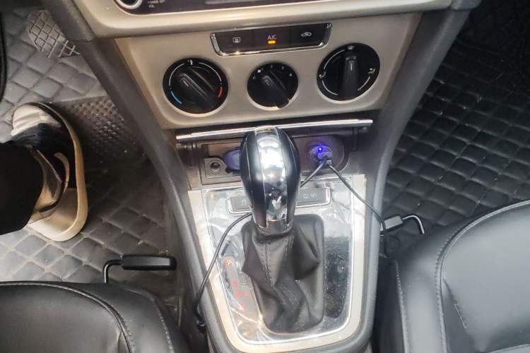 Used Volkswagen Lavida 2013 Restyled Classic 1.6L Automatic Comfort Edition
