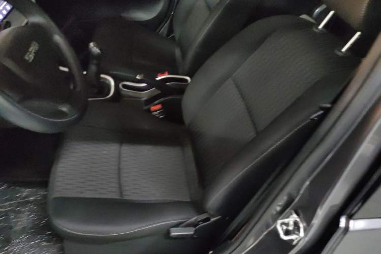 Used Jinbei Gold Hiace M Classic 2024 1.5L Engineering Lion Passenger Vehicle 5 Seats
