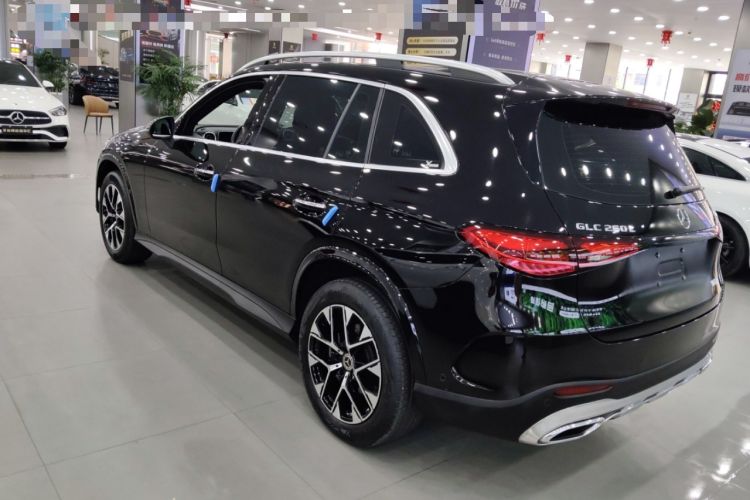 Used Mercedes-Benz GLC 2023 GLC 260 L 4MATIC Luxury Model 5 Seats