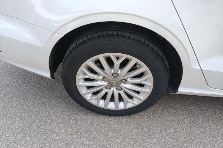 Used Audi A3 2015 Limousine 35 TFSI Millionth Anniversary Intelligent Leading Model
