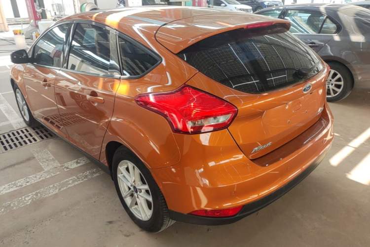 Used Ford Focus 2015 Hatchback 1.6L Automatic Fashion Edition Rear Left 45 Deg
