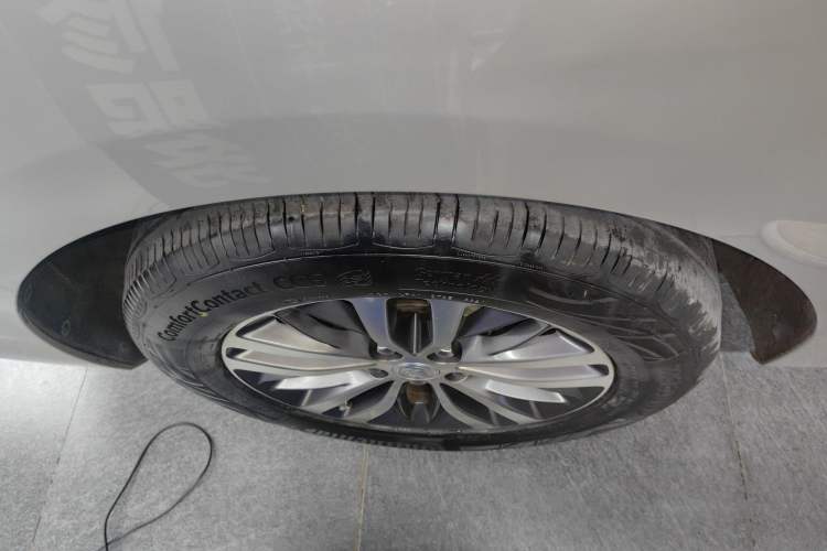 Used Buick GL8 2021 ES Land Cruiser 653T Luxury Edition Right Rear Wheel Hub