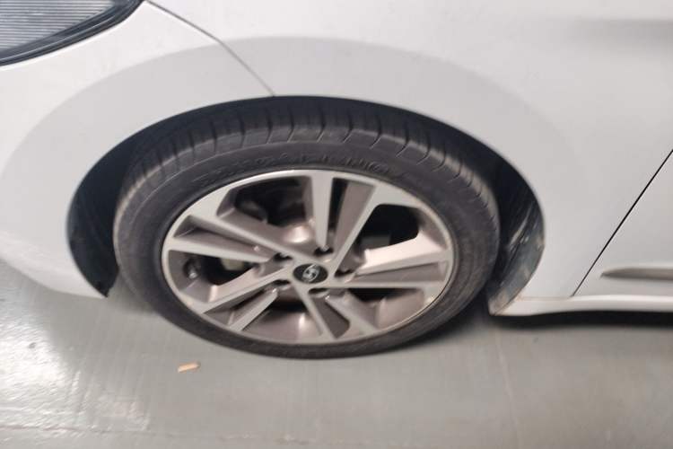 Used Hyundai Elantra (6th Generation / Lingdong) 2016 1.6L Automatic ZhiXuan – Elite Version Exterior 4