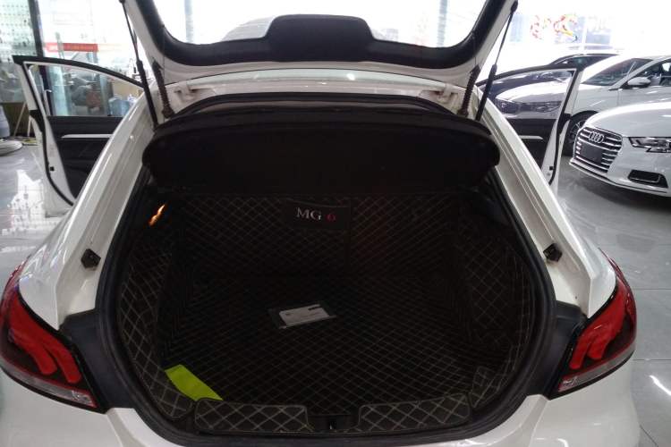 Used MG 6 2017 20T Manual Luxury Smart Connect Version China V Standard