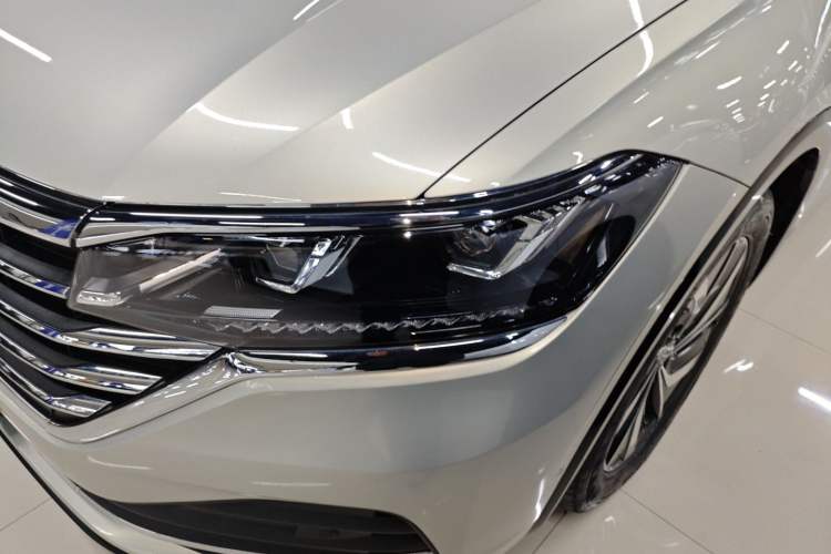 Used Volkswagen Viloran 2024 330TSI Luxury Edition
