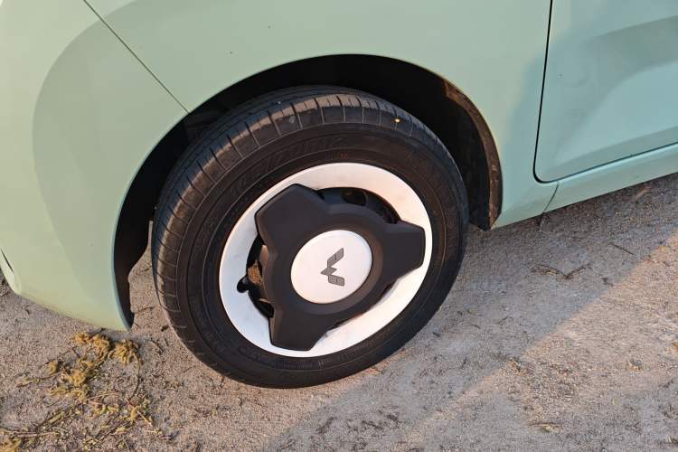 Used Wuling Hongguang MINIEV 2021 Macaron Premium Model – Lithium Iron Phosphate Left Front Wheel Hub