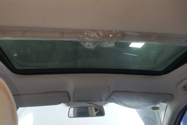 Used Volkswagen Bora 2014 1.6L Manual Comfort Model Headliner