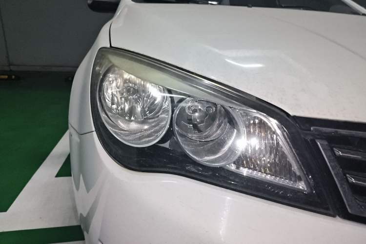 Used Roewe 350 2015 1.5L Automatic Luxury Sunroof Edition