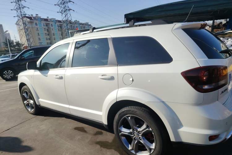 Used Dodge Journey 2016 2.4L Two-Wheel-Drive Touring Edition Left Side
