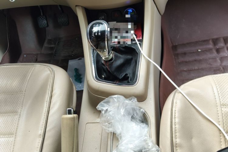 Used Baojun 730 2014 1.5L manual Comfort version 7 seats Gear Lever