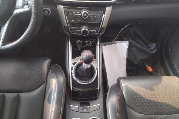 Used Zotye Domy X5 2017 Upgraded Model 1.5T Manual Luxury Edition
