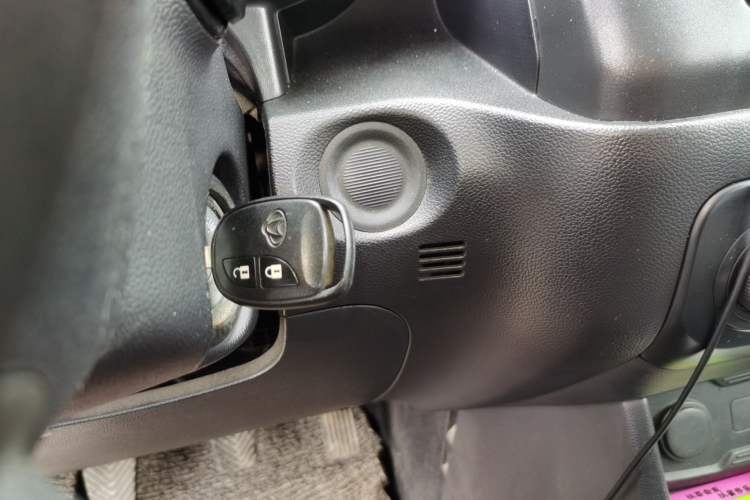 Used CHANGAN OSHAN X70A 2019 1.5L Manual Basic Version China VI Standard