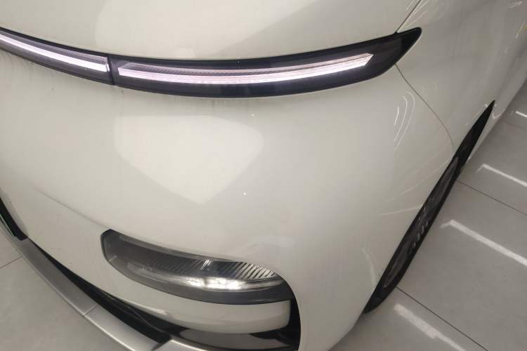 Used Geely Galaxy LEVC L380 2024 140-Degree 6-Seater All-Wheel-Drive Ultra